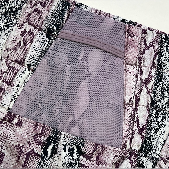 FP Movement The Way Home Shorts in Anaconda Venom  Size: S NWT - Picture 4 of 13